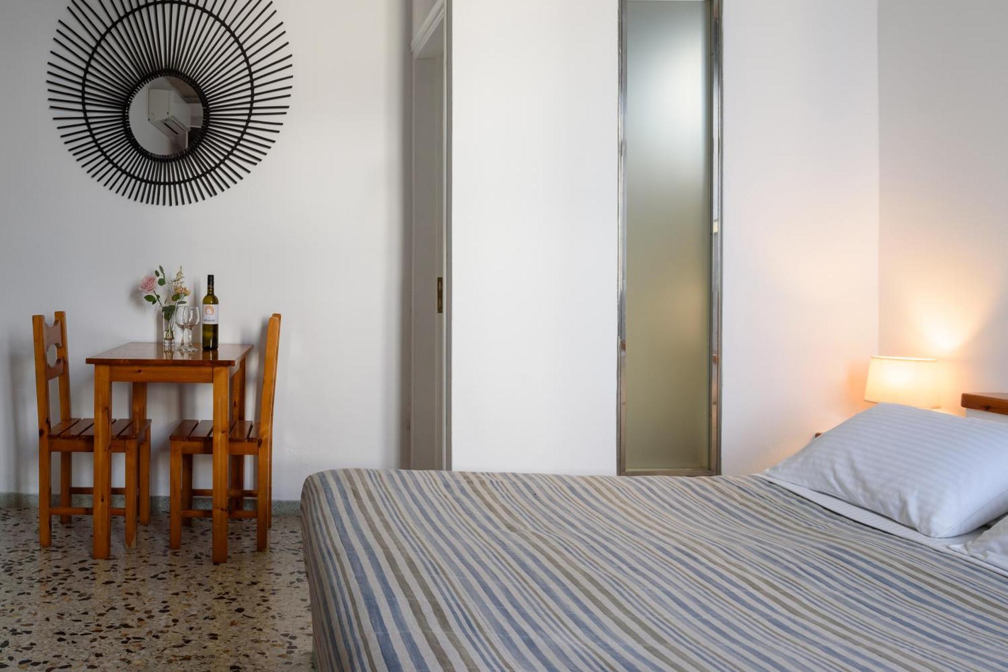 Vallas Apartments & Villas ฟิรอสเตฟานี ภายนอก รูปภาพ